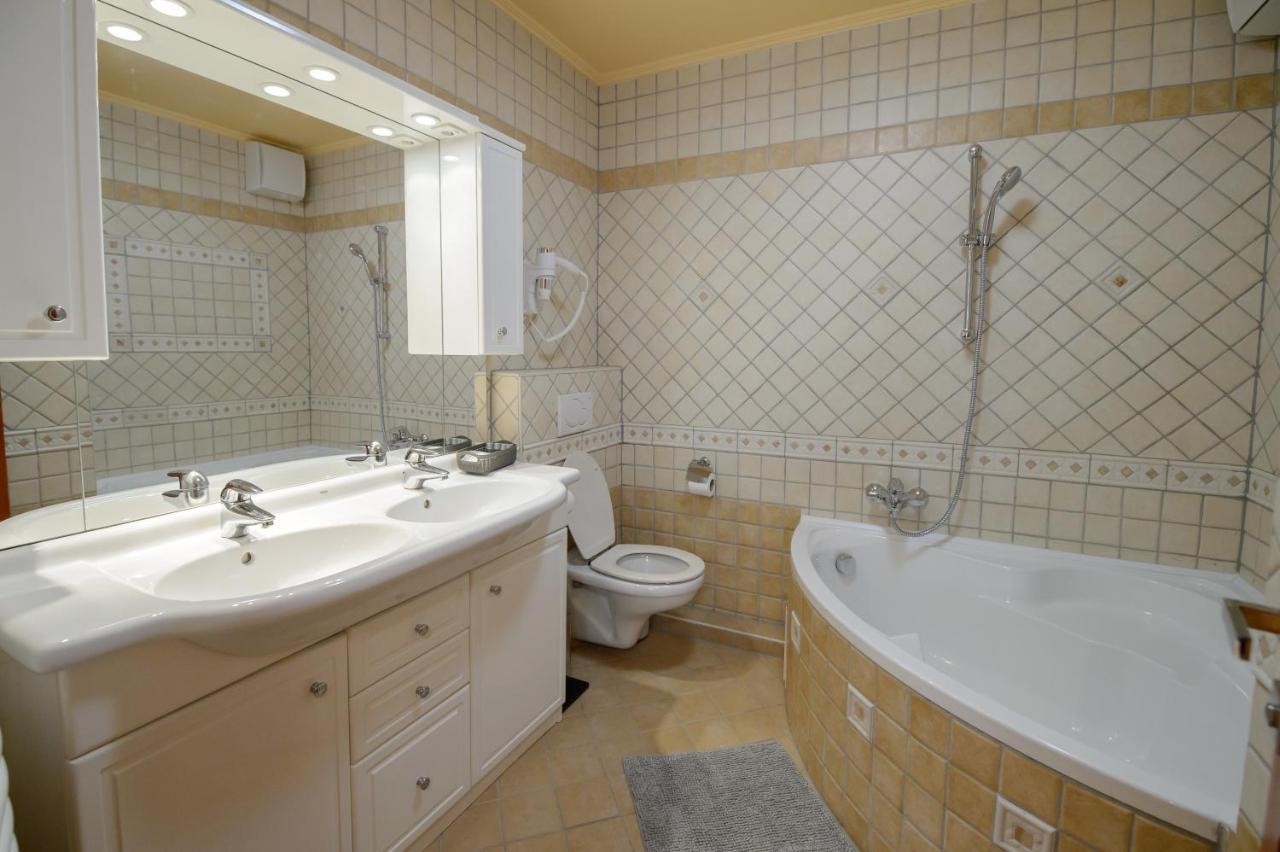אגר Hr Apartmanhaz מראה חיצוני תמונה